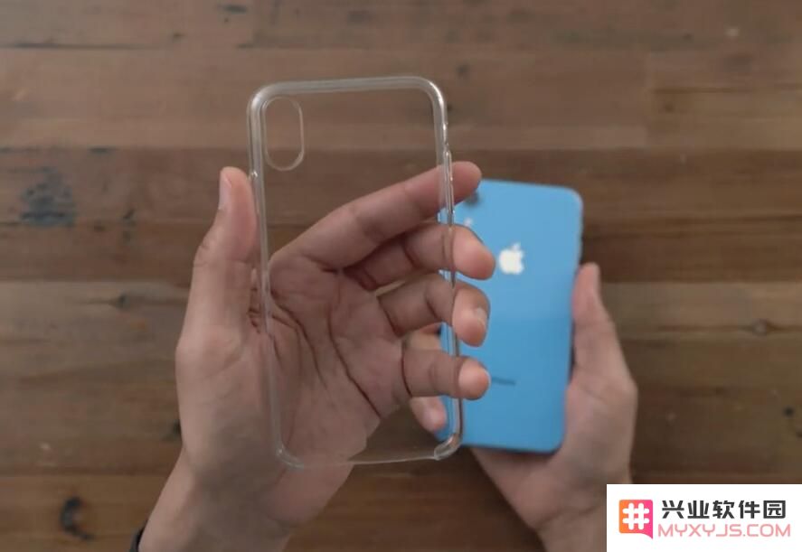 iPhone XR 透明保护壳售价 329 元，有何特别之处？ 