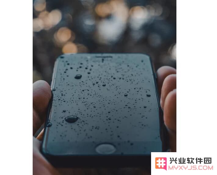 更换电池后，iPhone 的防水性能是否仍然保持原状？