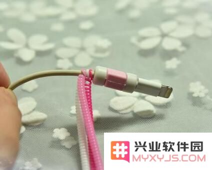 为什么 iPhone 数据线又贵又不耐用？附保养小技巧