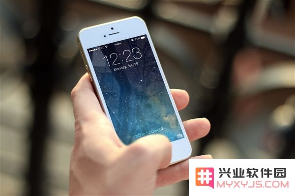 为何每到寒冷的冬季iPhone就会出现故障和反应迟缓的现象？