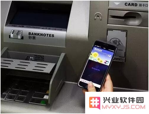 使用 Apple Pay 可以在 ATM 机上取款吗？