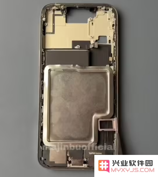 苹果 iPhone 17 Pro 电池设计曝光：中美版本尺寸不同
