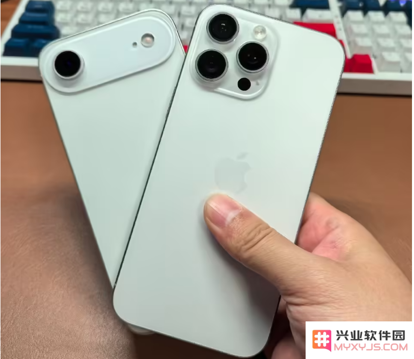 iPhone 17 Air 戴手机壳效果：美感不减，还超薄！